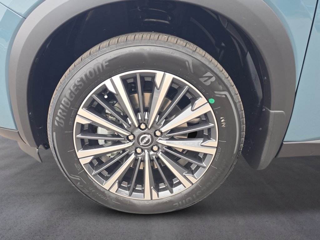 New 2026 Baltic Teal Nissan Platinum image 9