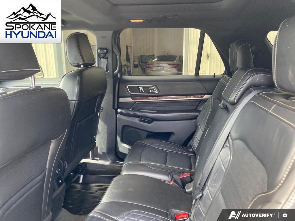 Used 2018 White Platinum Metallic Tri-Coat Ford Platinum image 26
