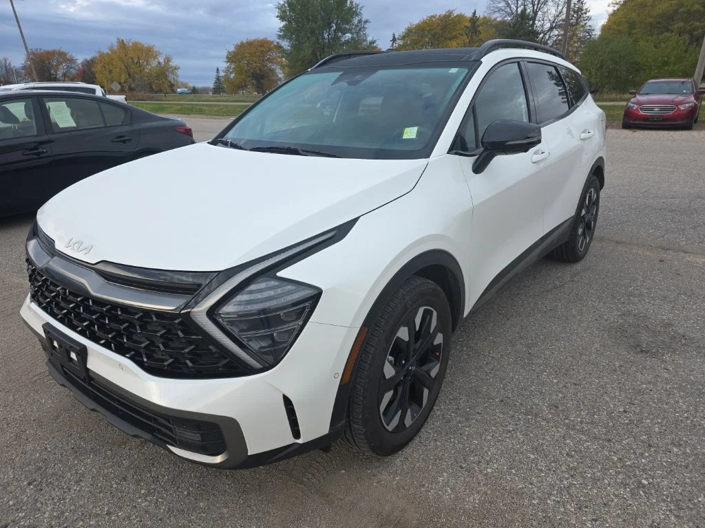 Used 2023 White Kia X-Line Prestige image 3