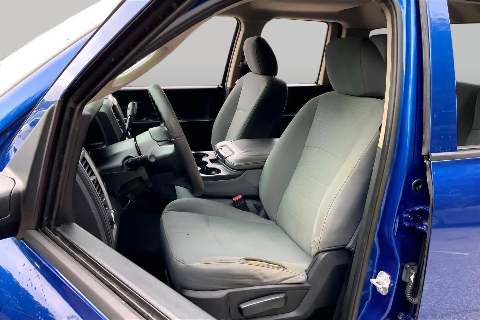 Used 2018 Blue Streak Pearlcoat Ram Tradesman image 9