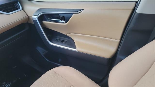 Certified Used 2020 ICE CAP Toyota  image 13