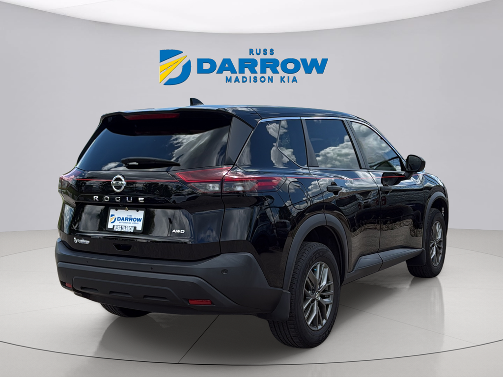 Used 2021 Super Black Nissan S image 5