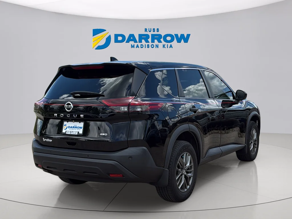 Used 2021 Super Black Nissan S image 5