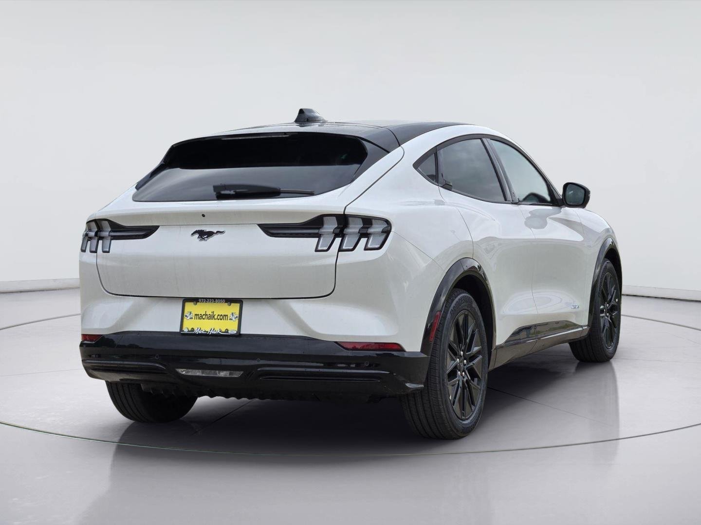 New 2026 Star White Metallic Tri-coat Ford Premium image 4