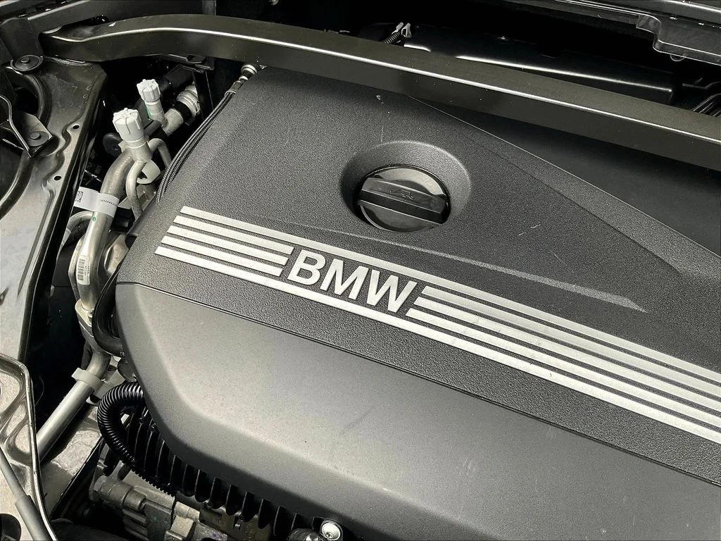 Used 2023 Black Sapphire Metallic BMW xDrive28i image 33