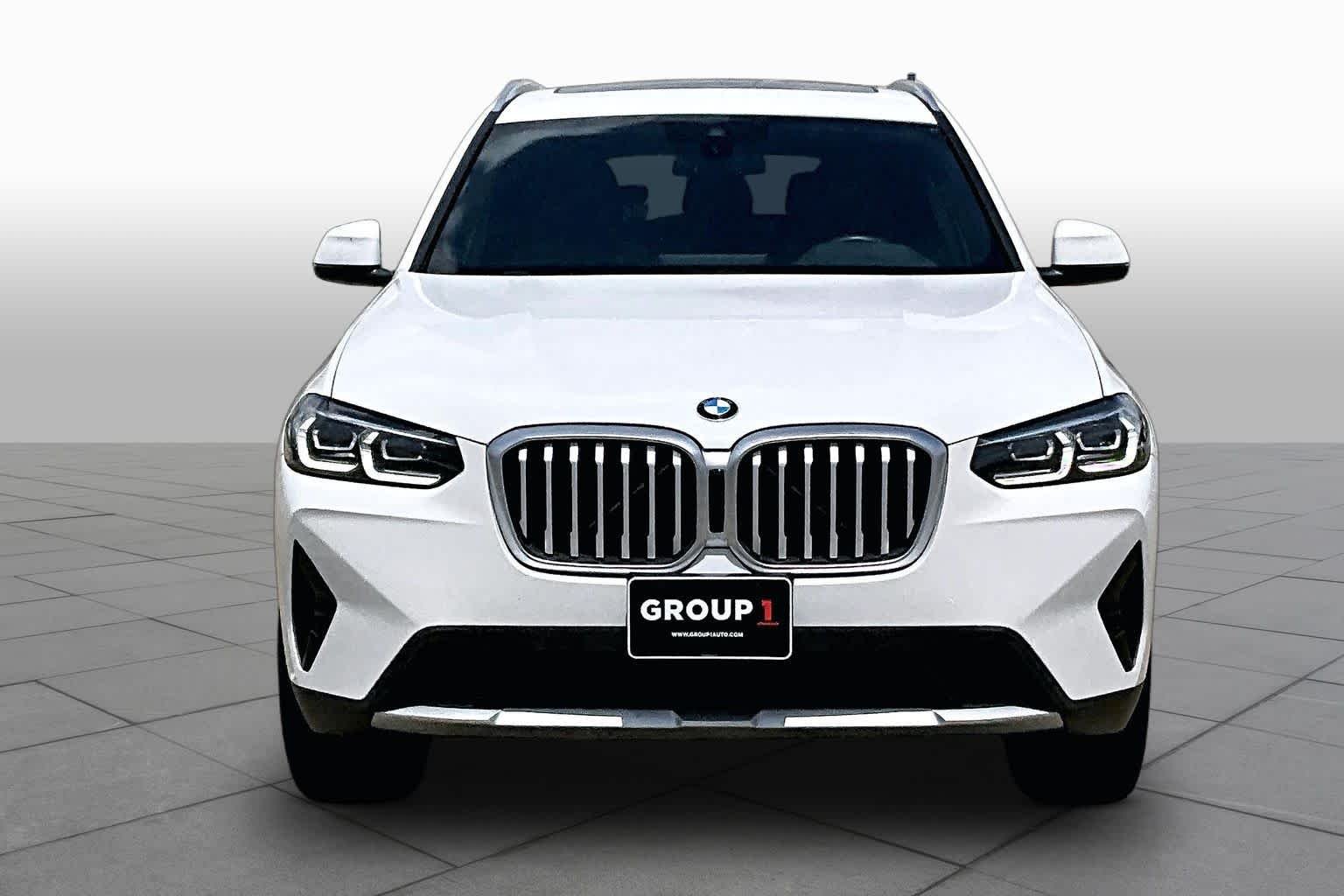 Used 2024 Alpine White BMW sDrive30i image 4
