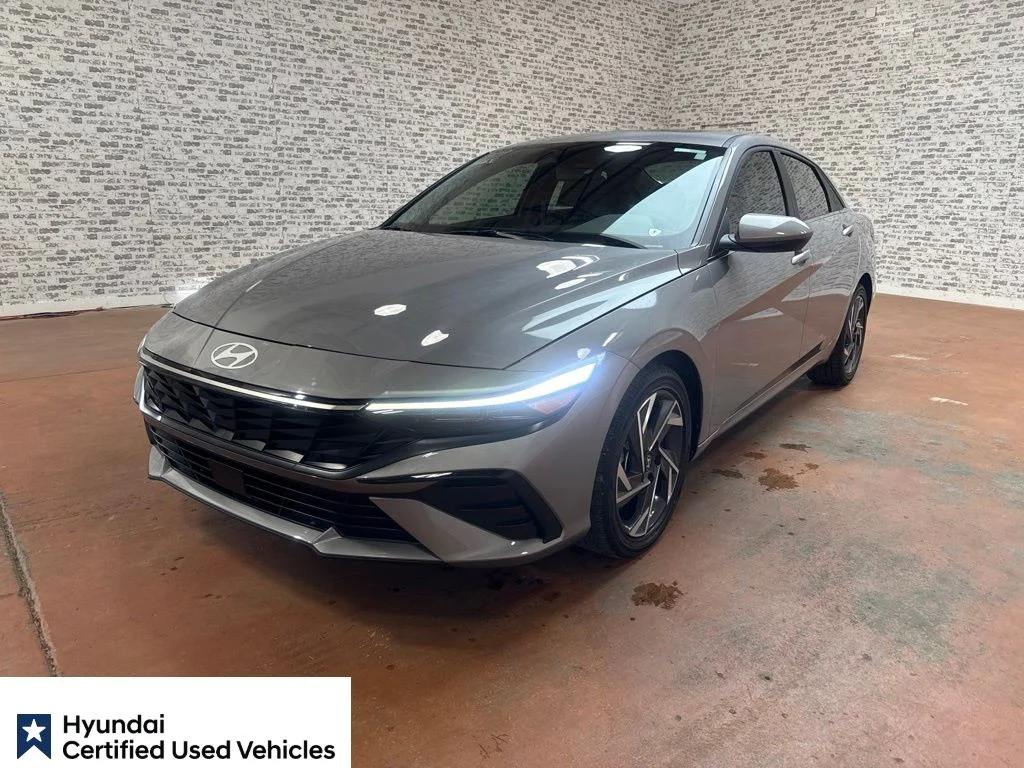 Certified Used 2025 Fluid Metal Hyundai SEL Convenience image 3