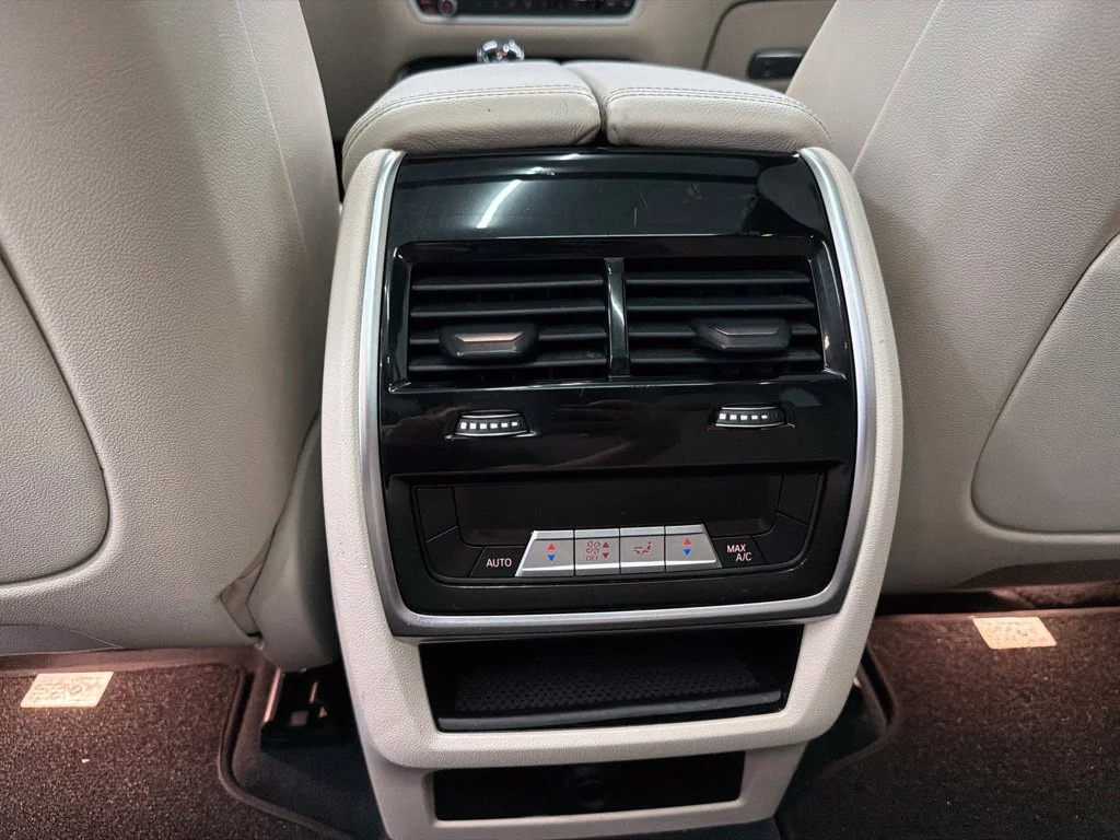Used 2020 Gray BMW sDrive40i image 24