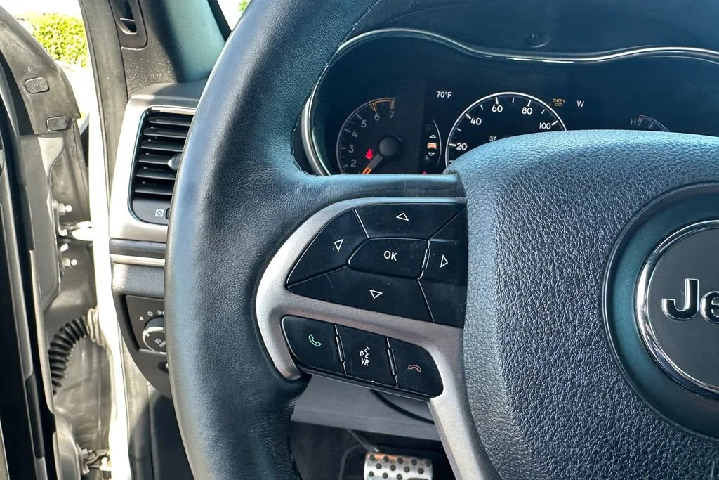 Used 2018 Silver Jeep High Altitude image 17