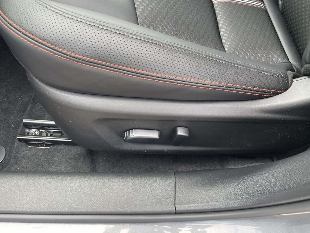 New 2026 Gun Metallic / Super Black Two-tone Nissan SR image 15