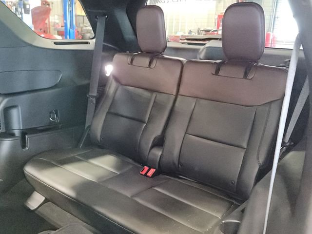 Used 2022 Red Metallic Ford Platinum image 23