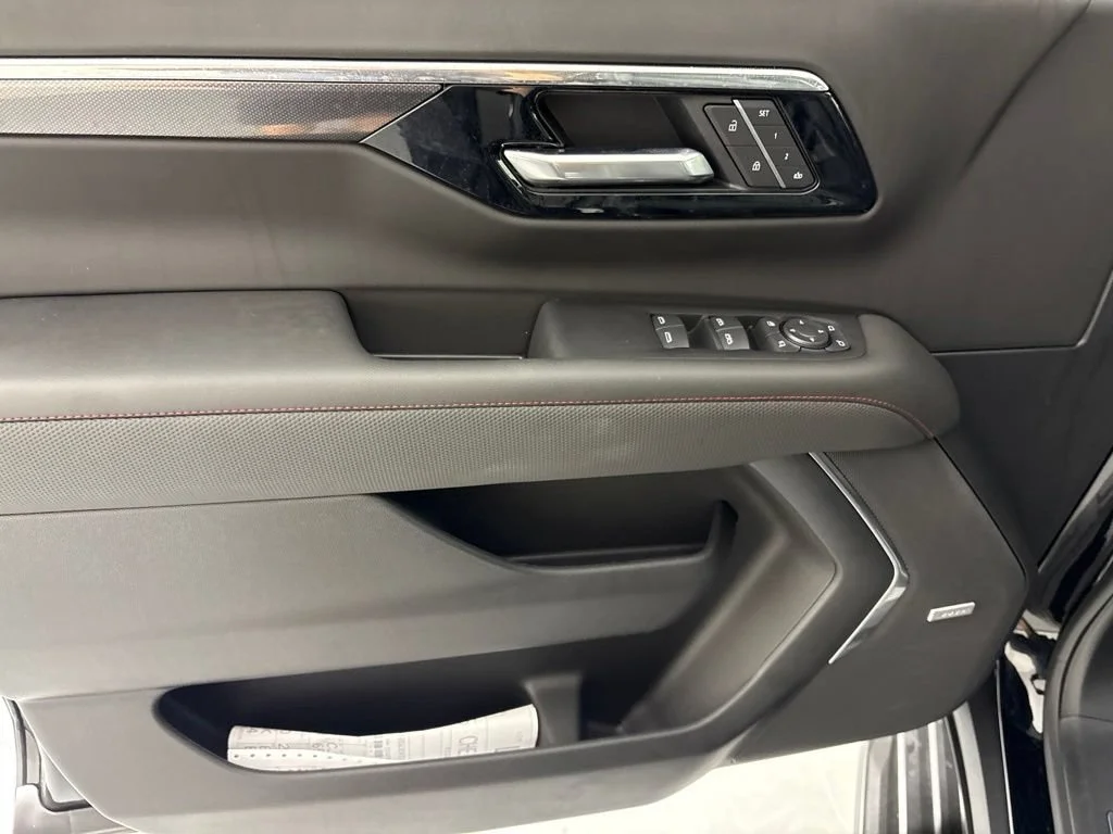 2026 Chevrolet Suburban RST - Photo 33