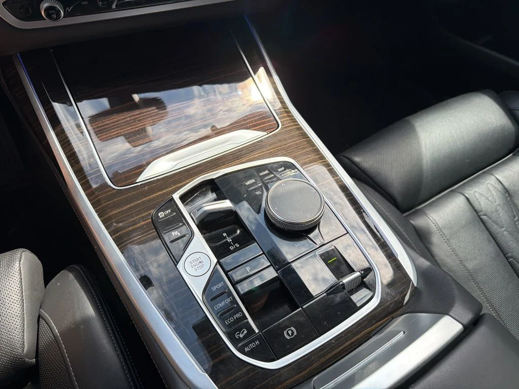 Used 2023 Mineral White Metallic BMW xDrive40i image 22
