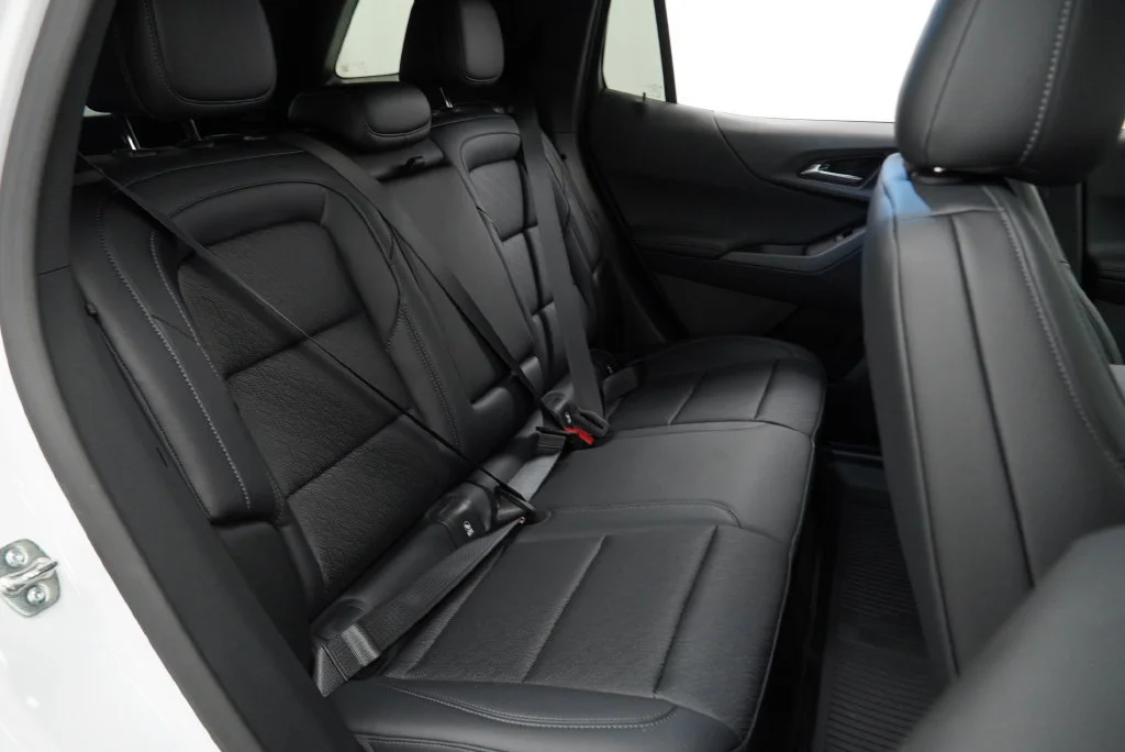 New 2027 Summit White Chevrolet LT image 26