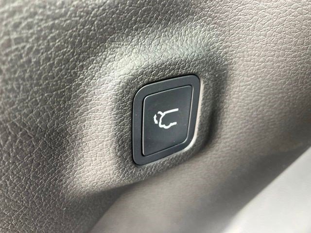 New 2026 Bright White Clear-Coat Exterior Paint Jeep Limited Altitude image 24