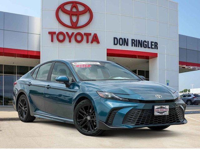 2025 Toyota Camry SE