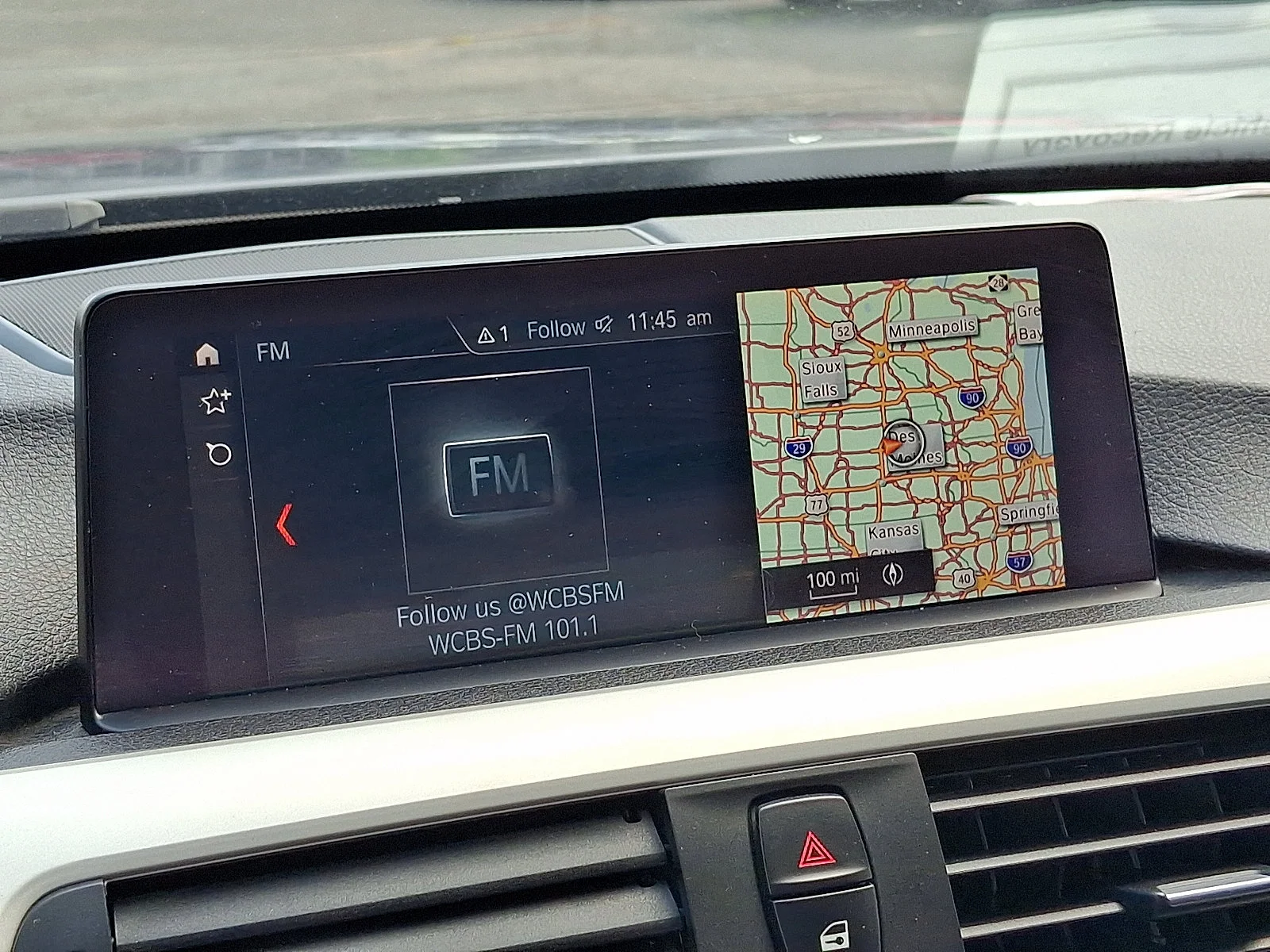 Used 2018 Mineral Gray Metallic BMW 320i xDrive image 18