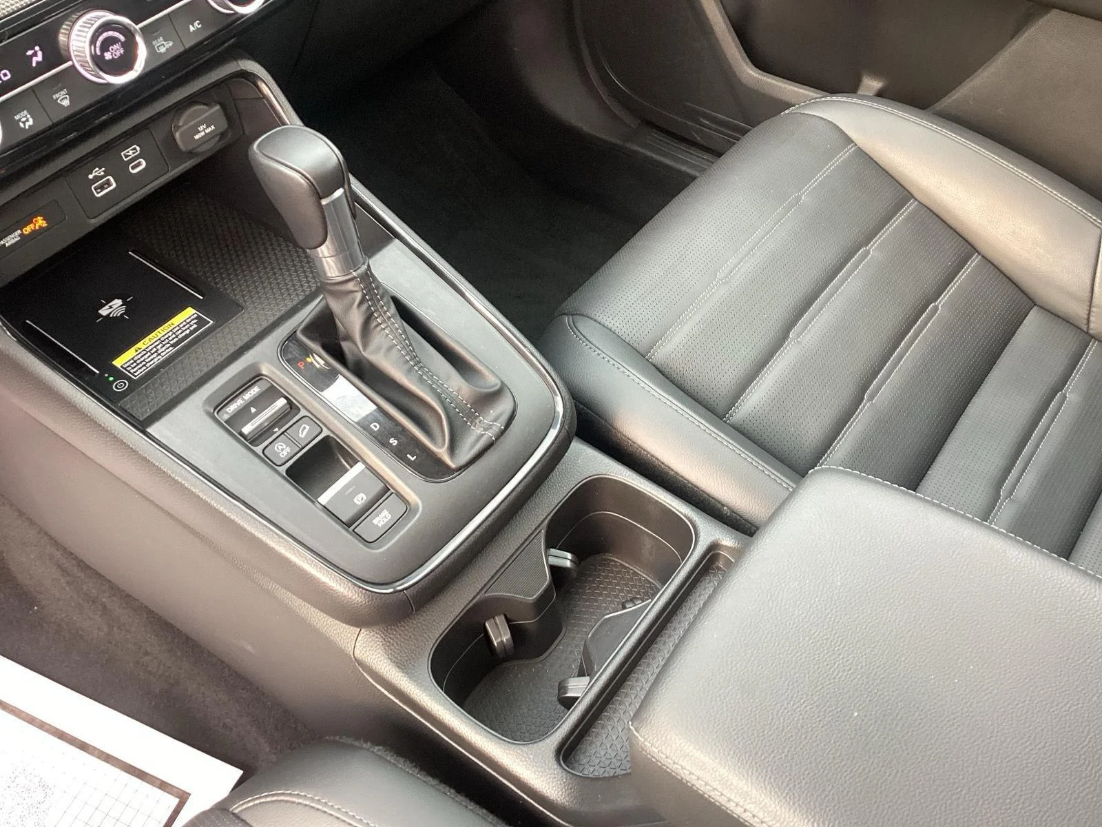 Used 2025 Solar Silver Metallic Honda EX-L image 25