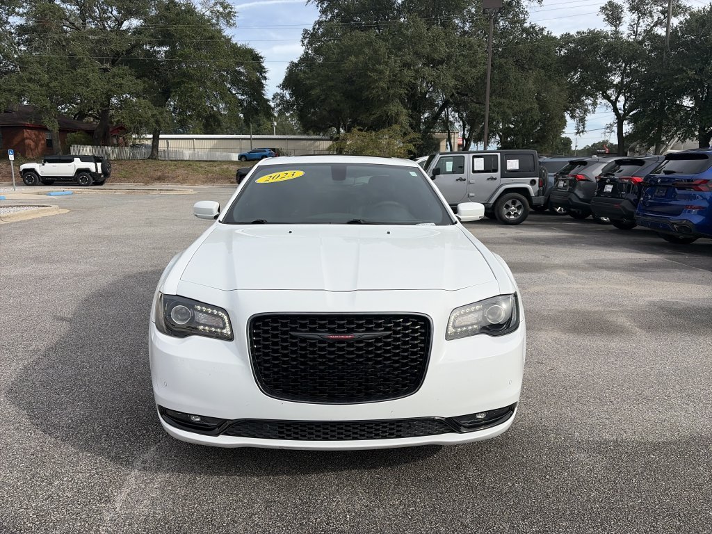 Used 2023 White Chrysler S image 9