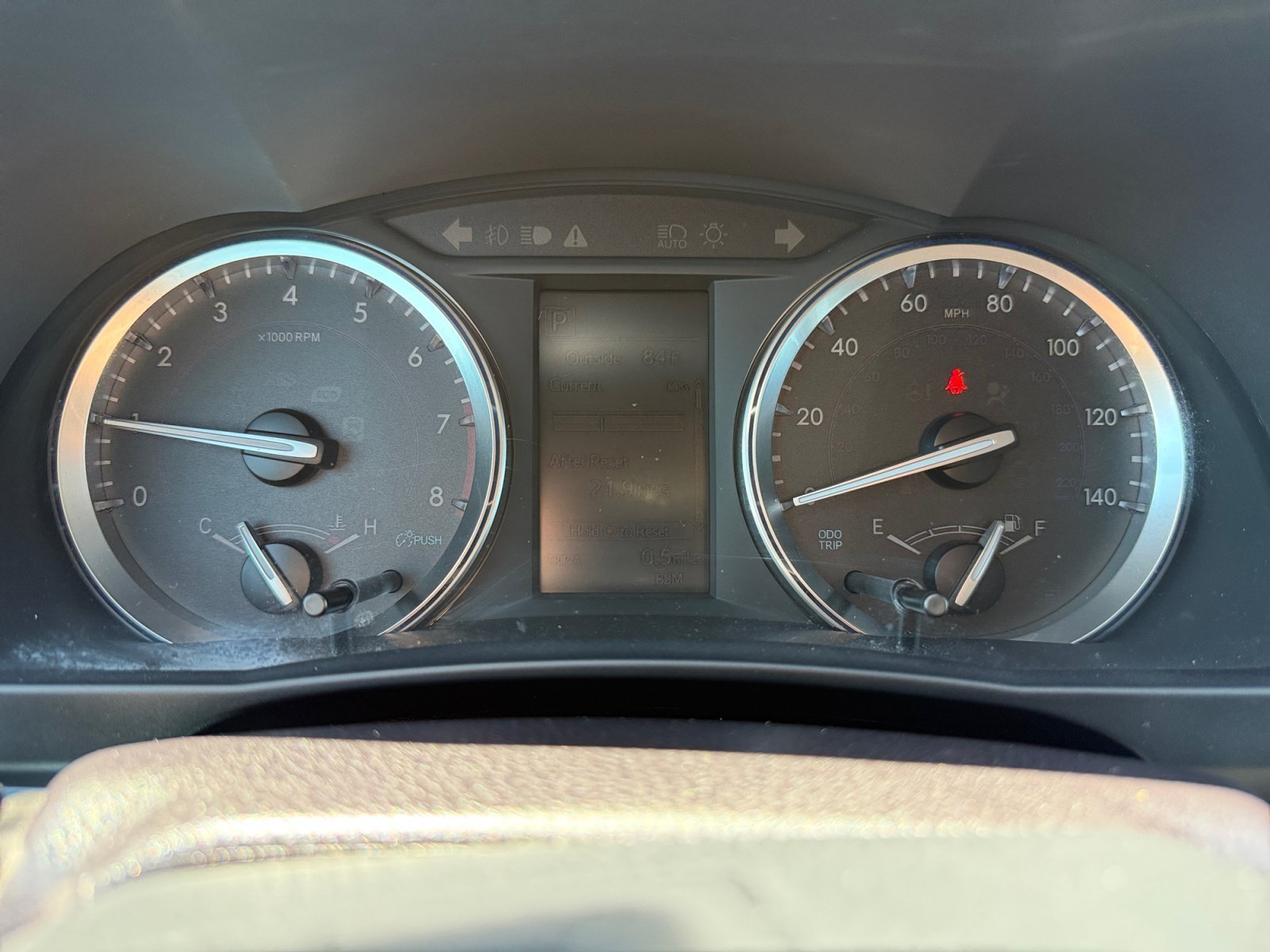 Used 2018 Blizzard Pearl Toyota SE image 11