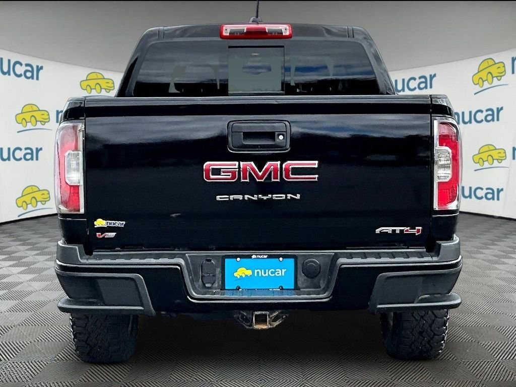 Used 2022 Black GMC AT4 w/Cloth image 5