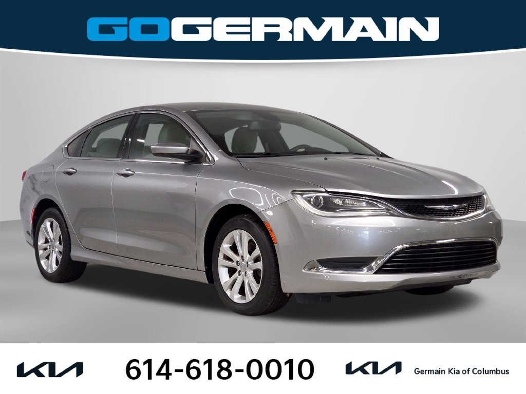 Used 2015 Silver Chrysler Limited image 4