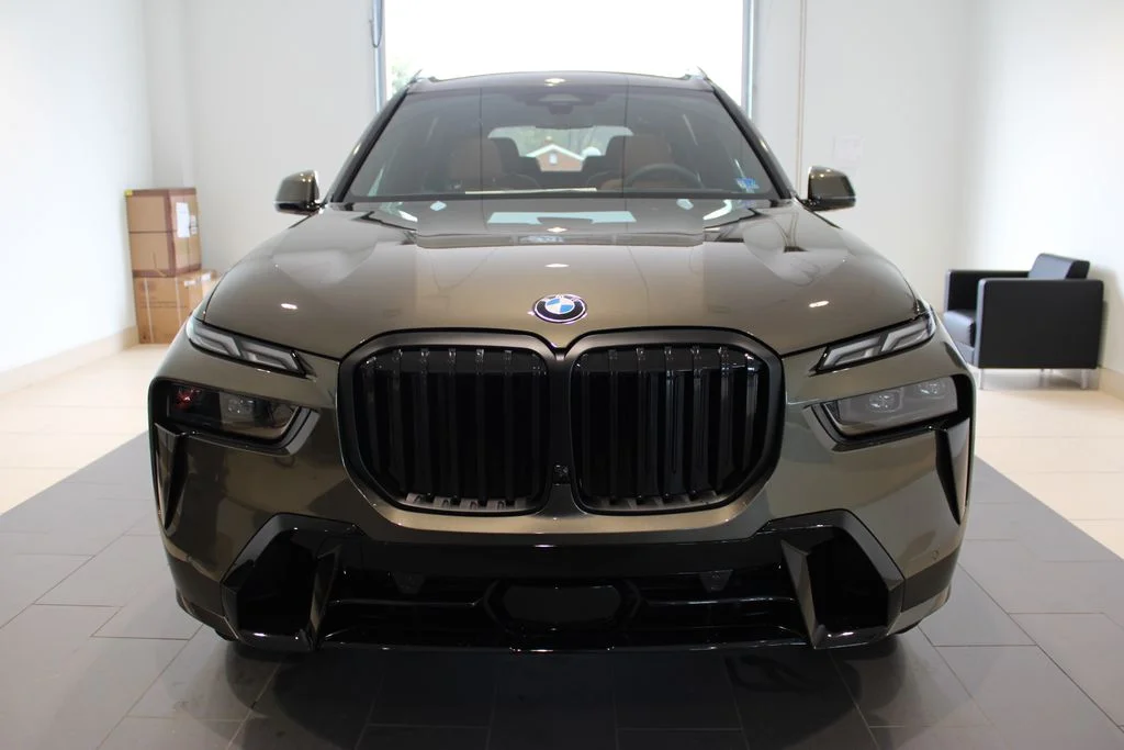 New 2026 Manhattan Green Metallic BMW xDrive40i image 12