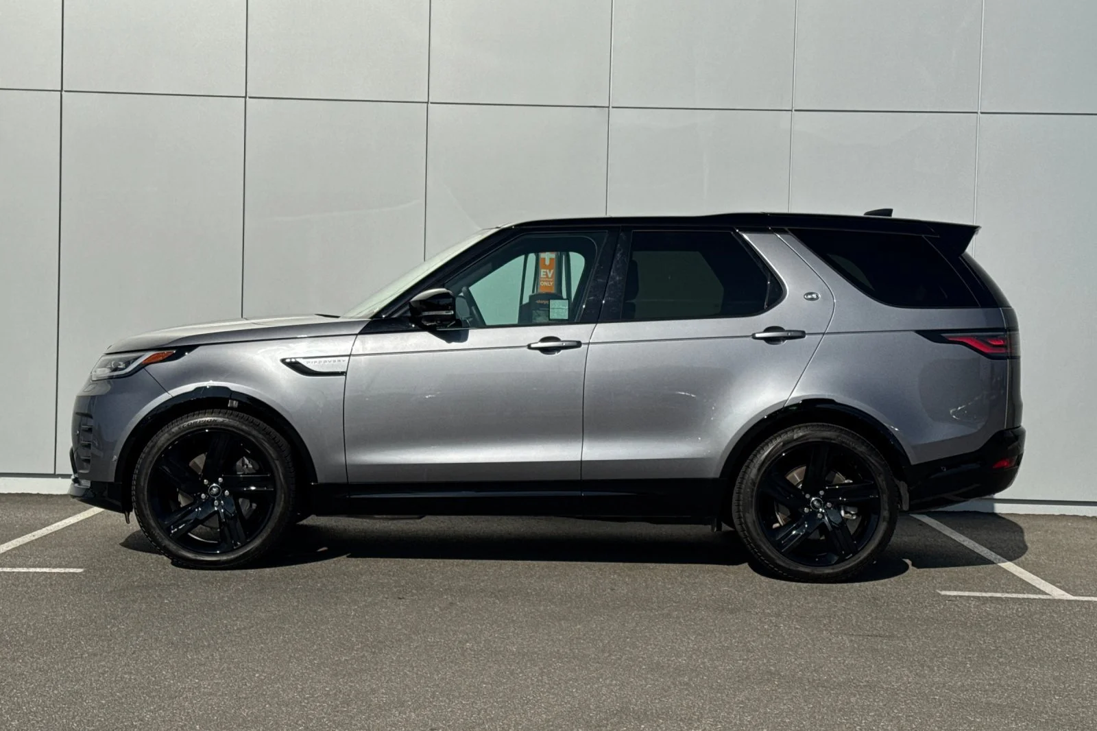 Certified Used 2025 Gray Land Rover Dynamic SE image 2