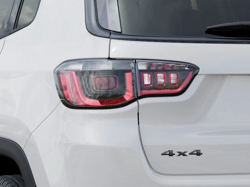 New 2026 Bright White Clearcoat Jeep Latitude image 35