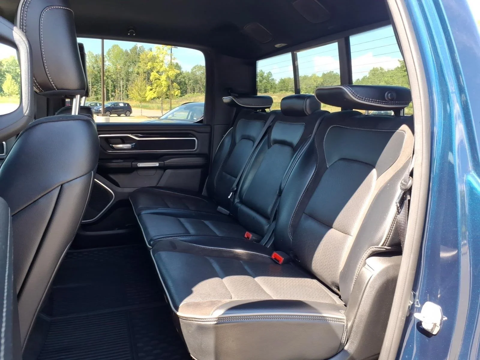 Used 2021 Patriot Blue Pearlcoat Ram Laramie image 20