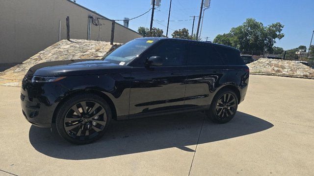 2026 Land Rover Range Rover Sport SE