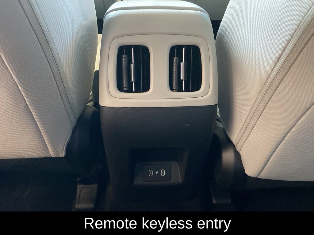 Used 2025 Grey Hyundai SEL image 12
