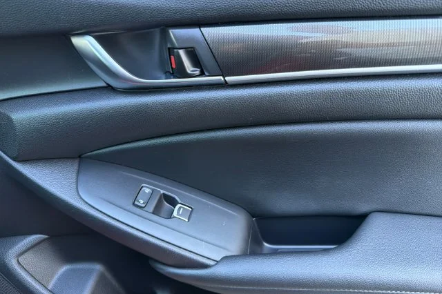 Used 2021  Honda Sport image 20