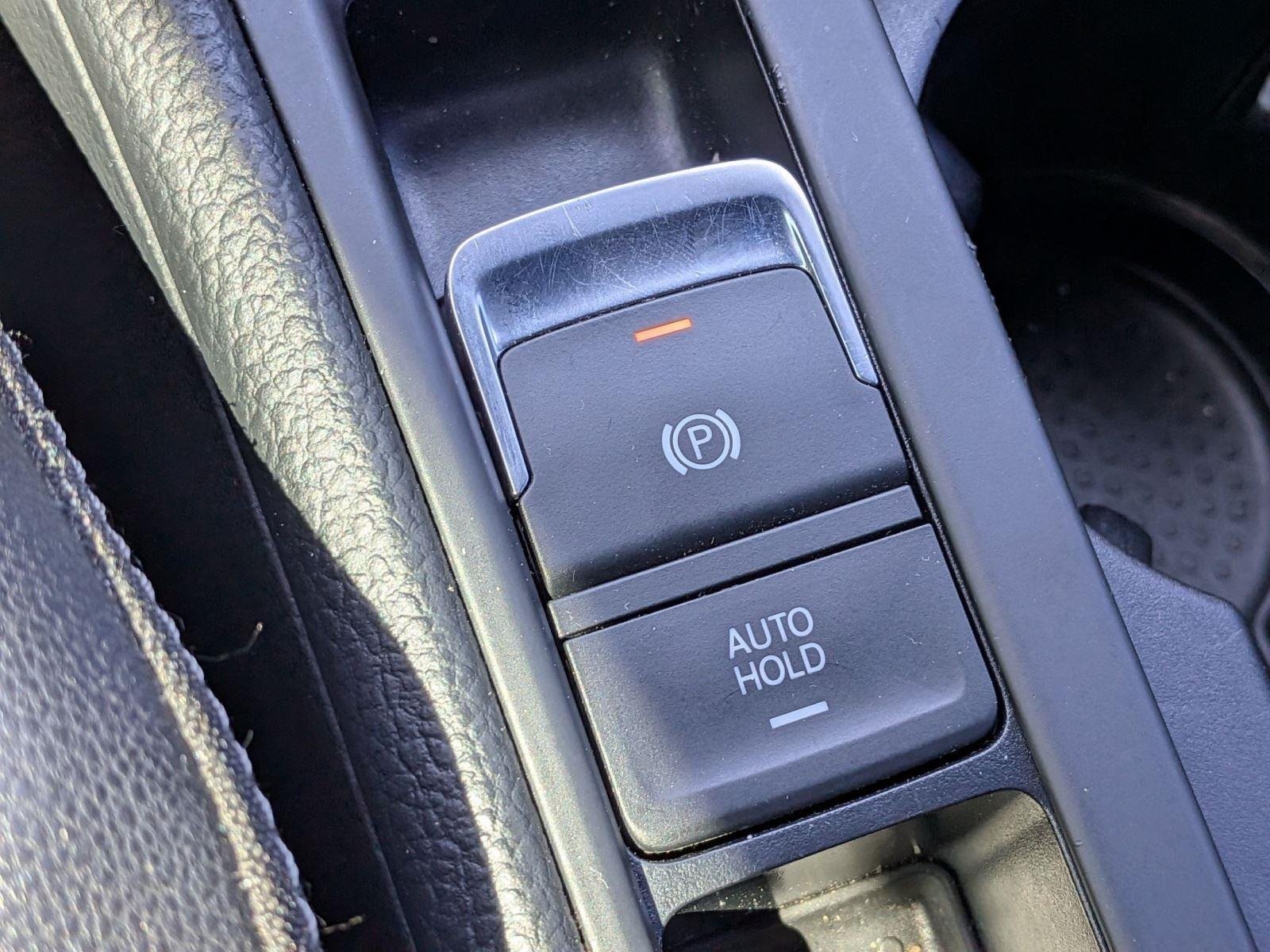 Used 2018 Lapiz Blue Metallic Volkswagen 4Motion image 16