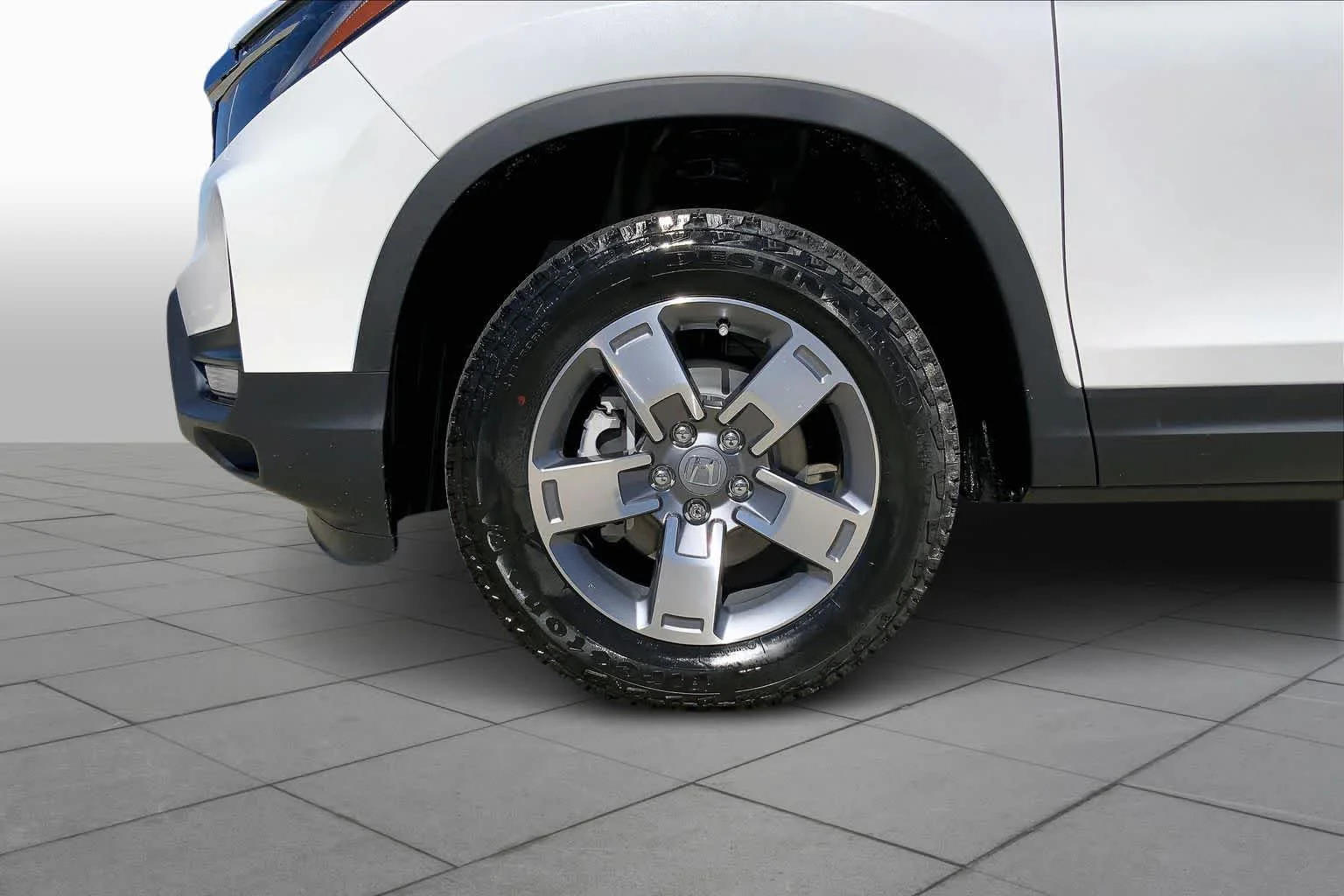 New 2026 Platinum White Pearl Honda RTL image 13