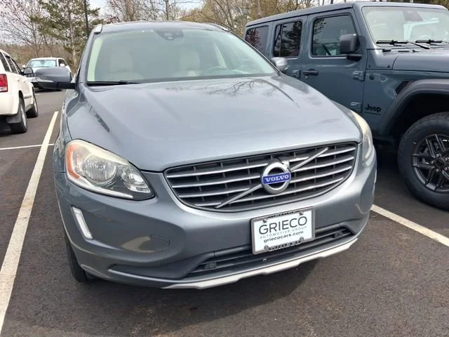 2016 Volvo XC60 T6 AWD Auto's photo