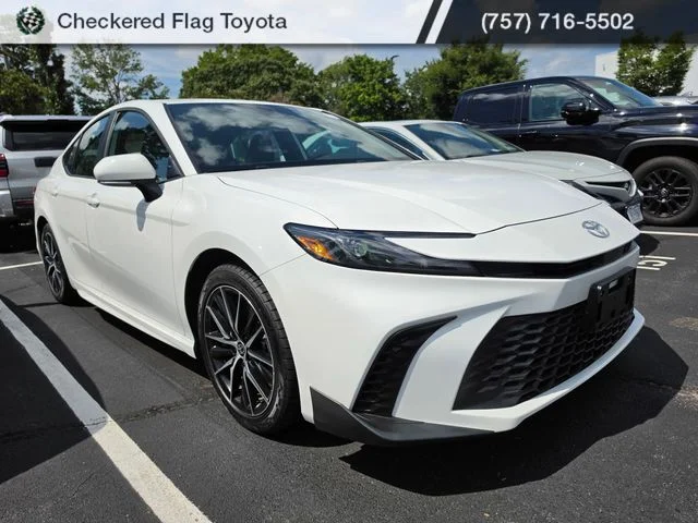 Used 2026 Ice Cap Toyota SE image 3