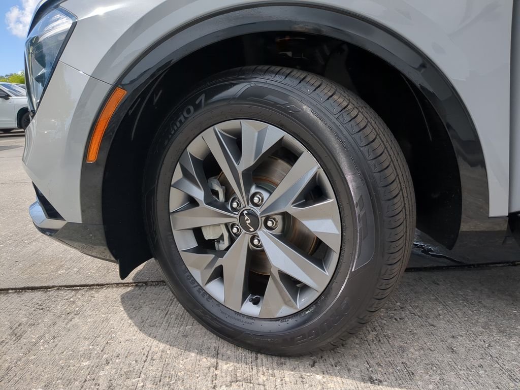 Used 2023 Gray Kia SX image 33