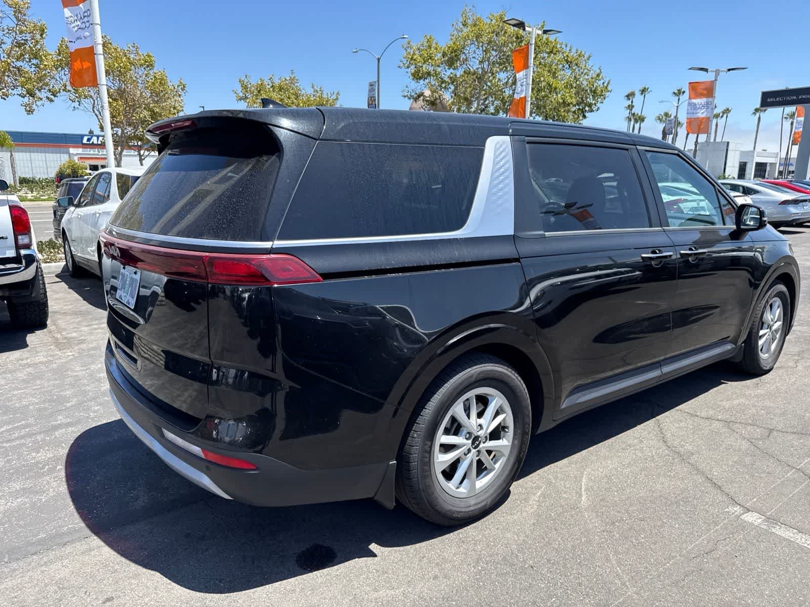 Used 2024 Aurora Black Pearl Kia LX image 13