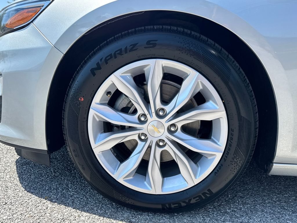 Used 2019 Silver Chevrolet LT image 27