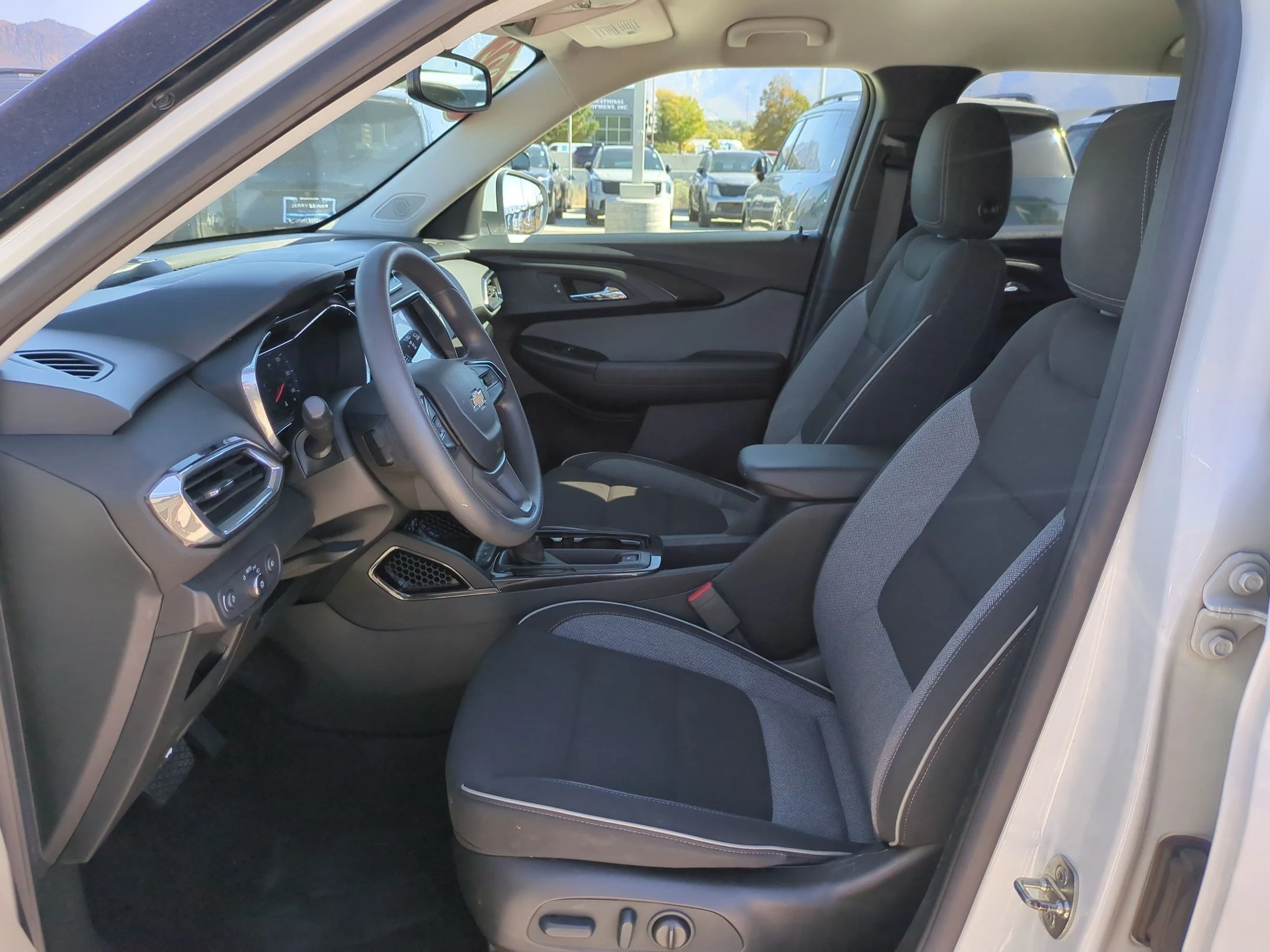 Used 2022 Summit White Chevrolet LT image 24