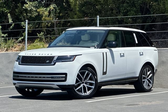 New 2026 Fuji White Land Rover SE image 1