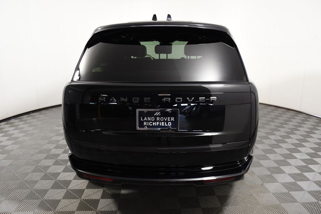 Used 2024 Santorini Black Metallic Land Rover SE image 5