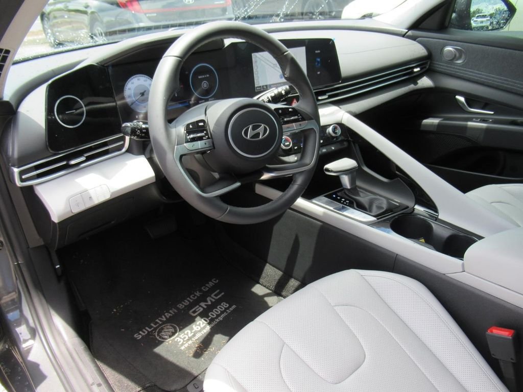 Used 2025 Gray Hyundai Limited image 15