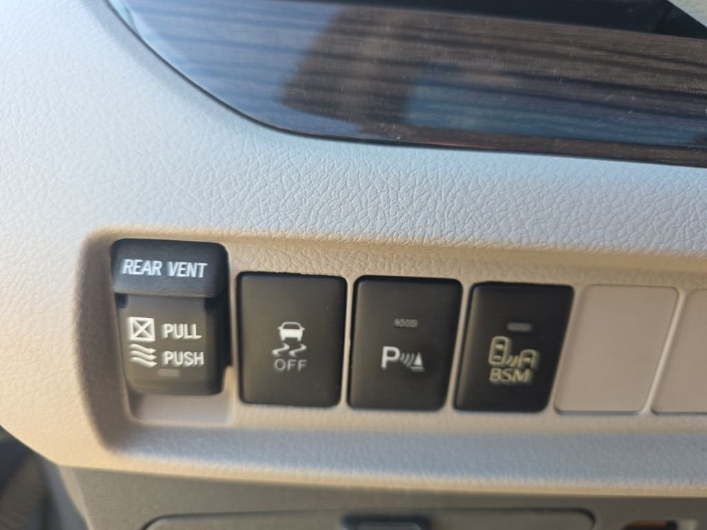 Used 2015 Blue Toyota XLE image 15