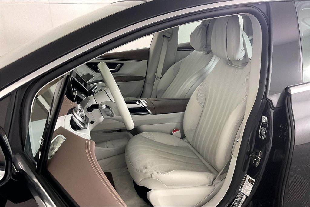 Certified Used 2023  Mercedes-Benz 450 image 17