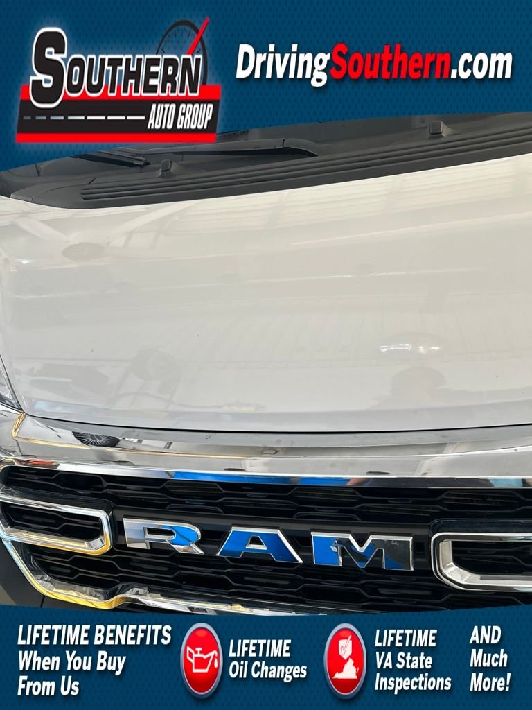 Used 2025 White Ram Base image 1