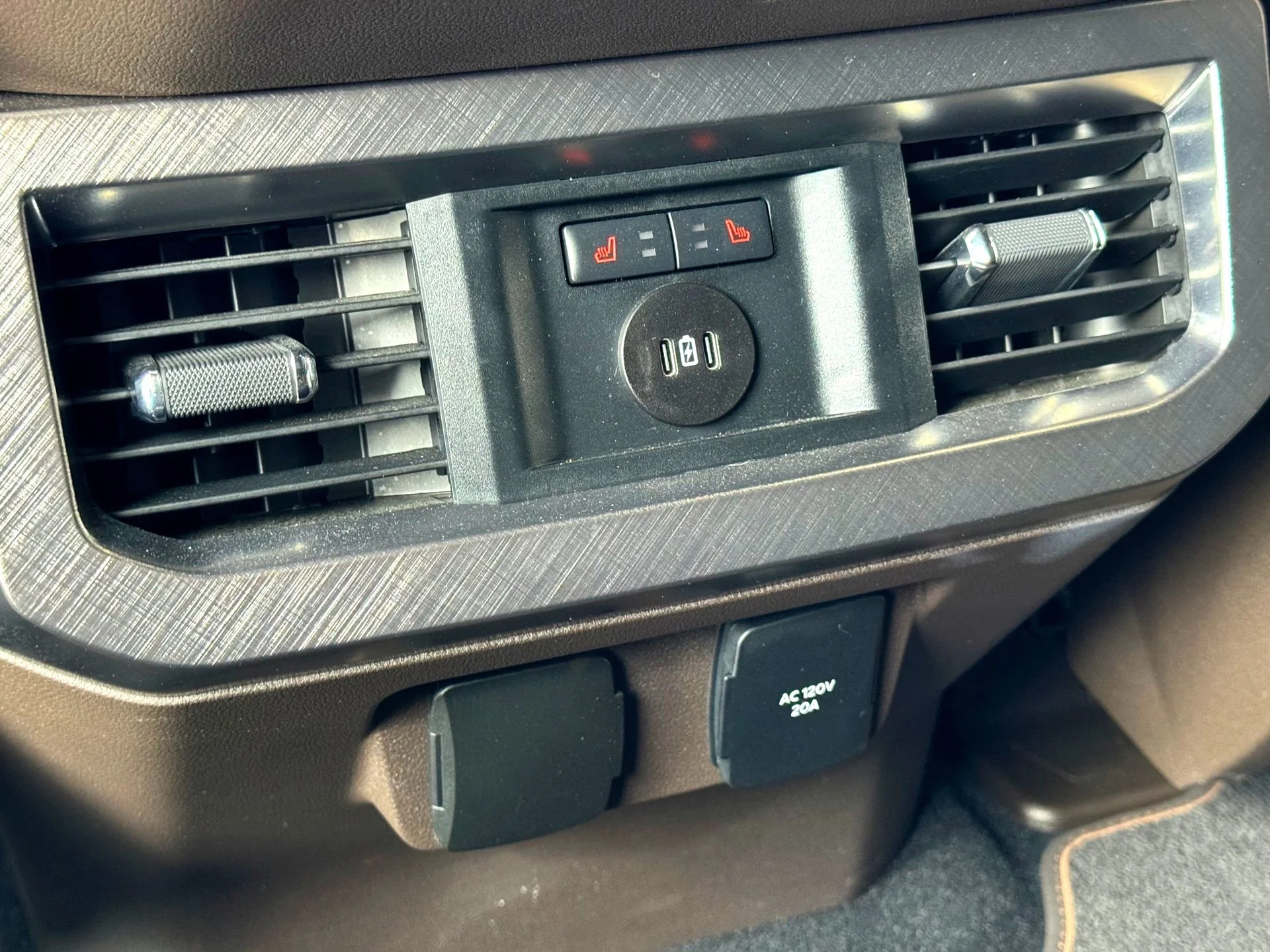 Used 2024  Ford King Ranch image 19