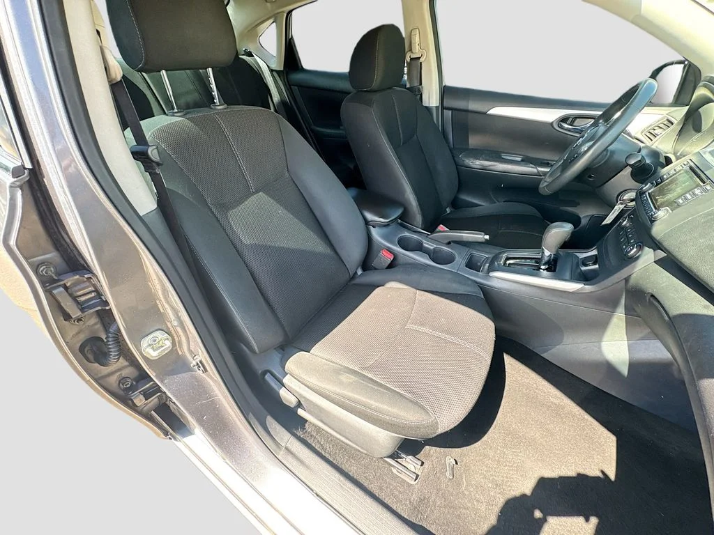 Used 2018 Gray Nissan S image 31