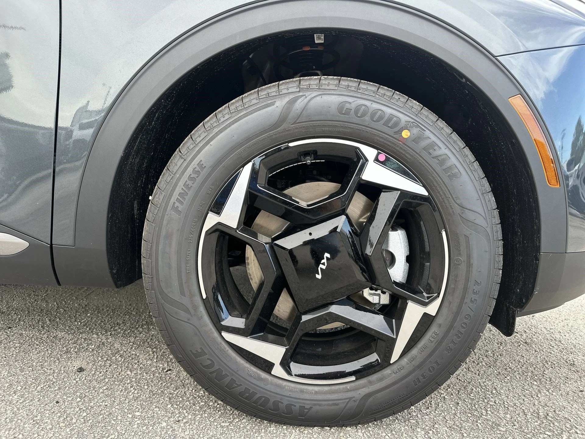 New 2026 Gravity Gray Kia EX image 11